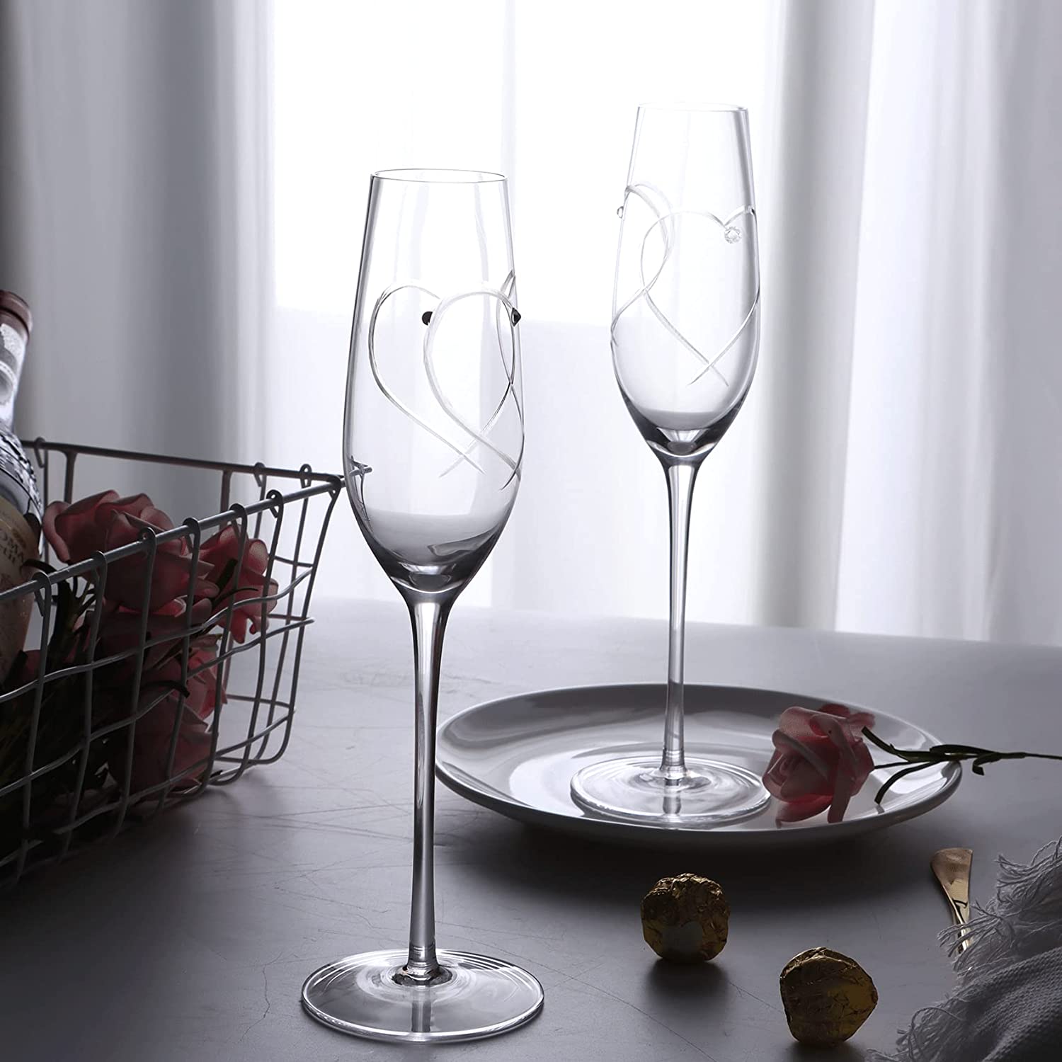 Bride and Groom Champagne Flutes set of 2, Personalization Crystal Toasting Champagne Glasses Etched With 2 Heart for Wedding Couples Engagement gift - VARLKA