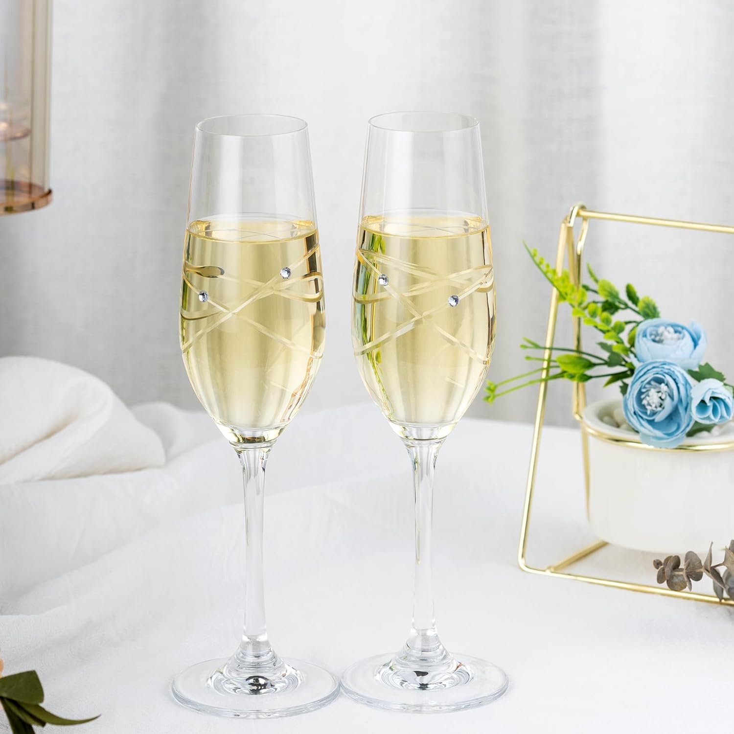 Champagne Flutes set of 2, Wedding Gifts Champagne Glasses, Mr and Mrs Champange Flutes Design by Rings & Crystal Ornament, Anniversaries Engagements Housewarming Birthday Gifts - VARLKA