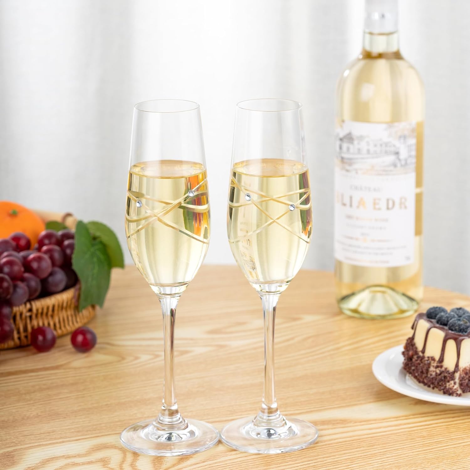 Champagne Flutes set of 2, Wedding Gifts Champagne Glasses, Mr and Mrs Champange Flutes Design by Rings & Crystal Ornament, Anniversaries Engagements Housewarming Birthday Gifts - VARLKA